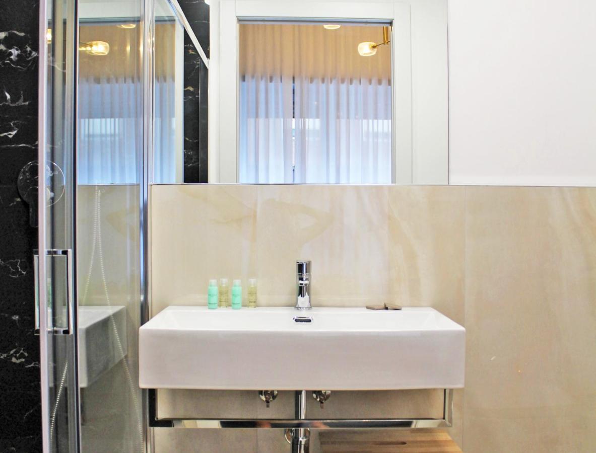 Hrt Milano Hotell Eksteriør bilde