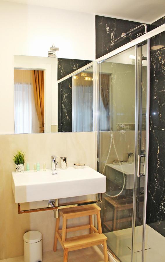 Hrt Milano Hotell Eksteriør bilde